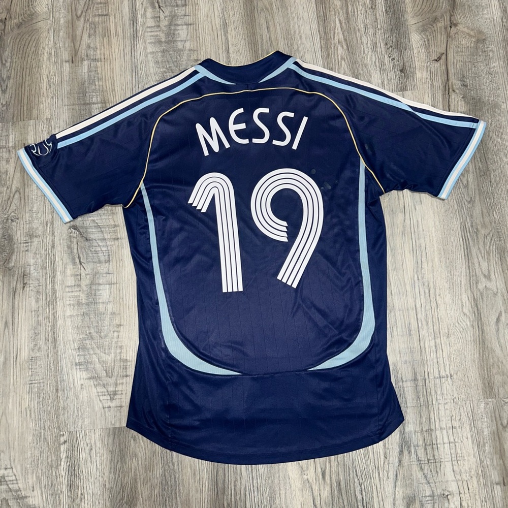 Argentina 2006 Messi away jersey size medium